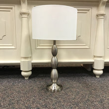 Load image into Gallery viewer, Frechelshades Table Lamp (27)
