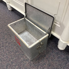Load image into Gallery viewer, Vintage 7-Up Metal Ice Cooler (13x22x13)
