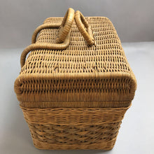 Load image into Gallery viewer, Vintage Wicker Picnic Basket with Locking Handles (11x13x9)
