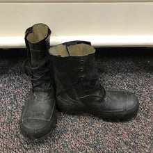 Load image into Gallery viewer, Vintage Bristolite QMC Boots Mens 8R Military Cold Weather Mickey Bunny Black
