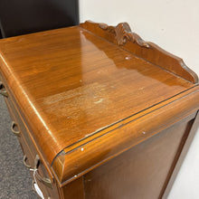 Load image into Gallery viewer, Dresser 4 Drawer (52x30x19)
