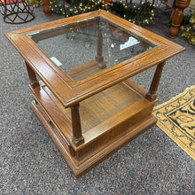 Load image into Gallery viewer, Leick Oak End Table (22x24x24)
