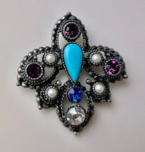 Load image into Gallery viewer, Vintage Sarah Cov Imperial Collection Silvertone Faux Gem &amp; Pearl Brooch Pin w/ Pendant Hook (2.5&quot;)

