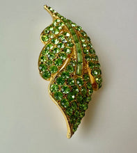 Load image into Gallery viewer, Vintage Bright Green Rhinestone Goldtone Leaf Brooch PIn (2.5&quot;)
