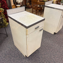 Load image into Gallery viewer, Cabinet/Counter (40x18x25)
