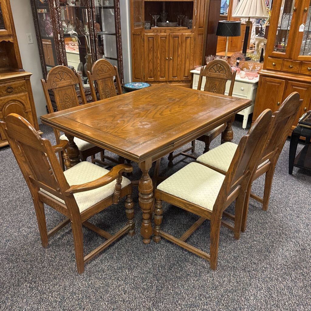 Dining Table (31x54x38) with 6 Chairs