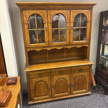 Load image into Gallery viewer, Kling Hutch (76x55x18)
