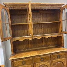 Load image into Gallery viewer, Kling Hutch (76x55x18)
