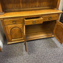 Load image into Gallery viewer, Kling Hutch (76x55x18)
