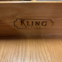 Load image into Gallery viewer, Kling Hutch (76x55x18)
