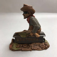 Load image into Gallery viewer, Vintage Tom Clark &quot;Jesse&quot; Gnome Train Cairn Studios Made in USA (6&quot;)
