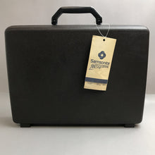 Load image into Gallery viewer, Samsonite The Survivor Brief Case With Keys
