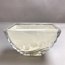 Load image into Gallery viewer, FTD Lead Crystal Planter with Liner (4x6x4)
