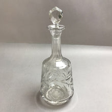 Load image into Gallery viewer, Vintage Crystal Decanter with Stopper (10")
