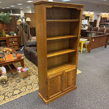 Load image into Gallery viewer, Bookshelf / Cabinet (73x35x13)
