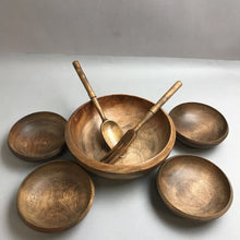 Load image into Gallery viewer, Vintage Japan Wood Bowl Wooden Serving Salad Bowl 4 Small Bowls 7 Pc Set
