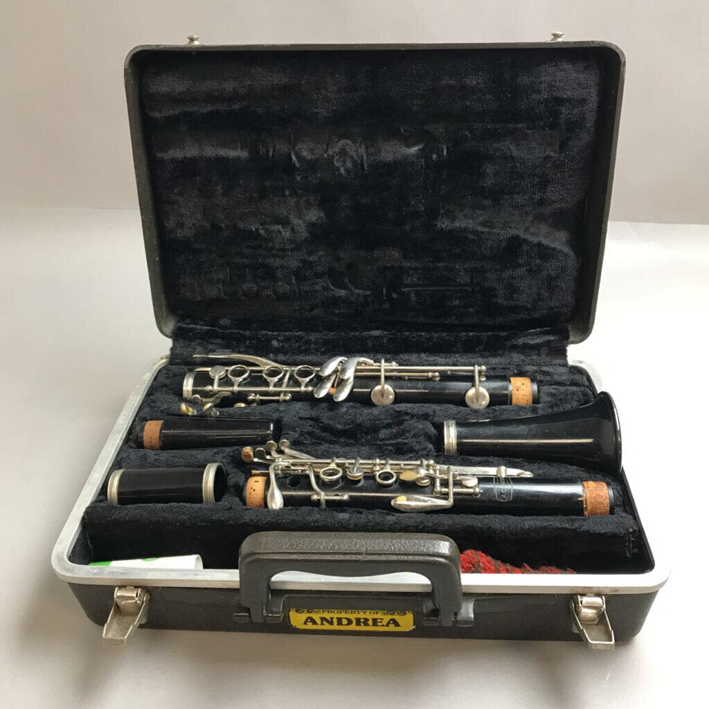 Vintage Bundy Clarinet With Case