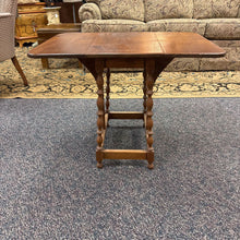 Load image into Gallery viewer, Drop Leaf End Table (22x19x13/29)
