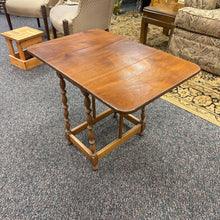 Load image into Gallery viewer, Drop Leaf End Table (22x19x13/29)
