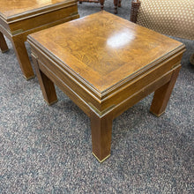 Load image into Gallery viewer, Lane End Table (16x20x18)
