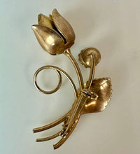 Load image into Gallery viewer, Vintage Goldtone Pale Pink Rhinestone Rose Brooch Pin (2")
