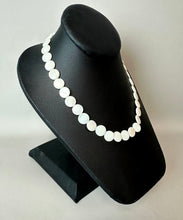 Load image into Gallery viewer, Vintage Mother of Pearl Disc Bead Barrel Clasp Necklace (17")
