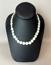 Load image into Gallery viewer, Vintage Mother of Pearl Disc Bead Barrel Clasp Necklace (17")
