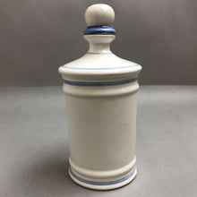 Load image into Gallery viewer, Vintage Spirt Vini Vitis Decanter
