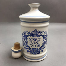 Load image into Gallery viewer, Vintage Spirt Vini Vitis Decanter
