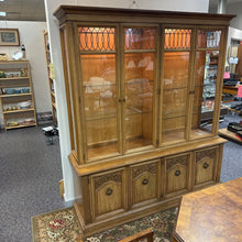 Load image into Gallery viewer, China Cabinet (81x72x20)
