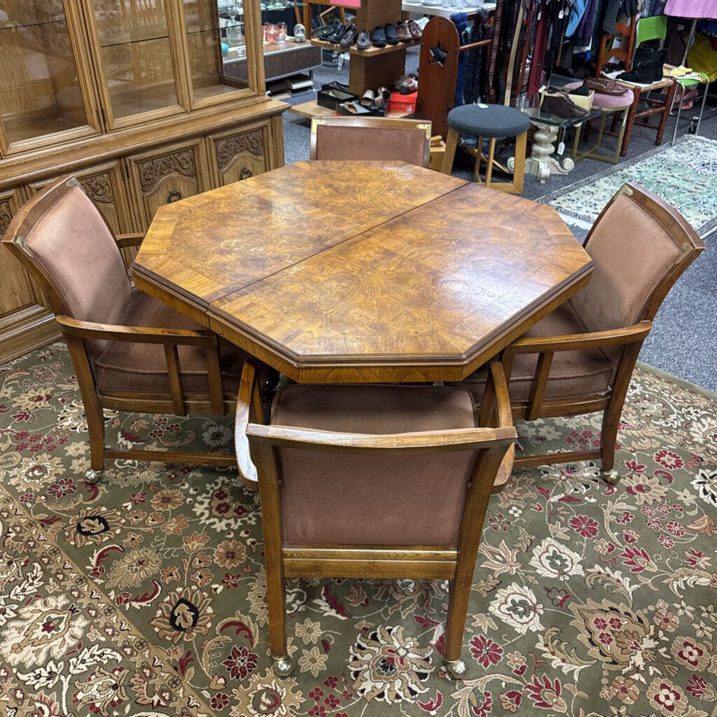 Dining Table (29x44x44) w/4 Chairs