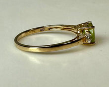 Load image into Gallery viewer, 10K Gold Peridot White Topaz Ring sz 8 (1.5g)
