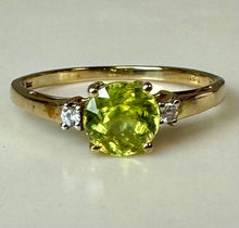 Load image into Gallery viewer, 10K Gold Peridot White Topaz Ring sz 8 (1.5g)
