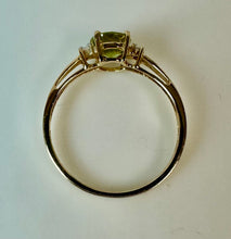 Load image into Gallery viewer, 10K Gold Peridot White Topaz Ring sz 8 (1.5g)
