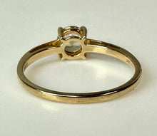 Load image into Gallery viewer, 9K Gold Champagne Topaz Ring sz 8 (1.6g)
