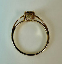 Load image into Gallery viewer, 9K Gold Champagne Topaz Ring sz 8 (1.6g)
