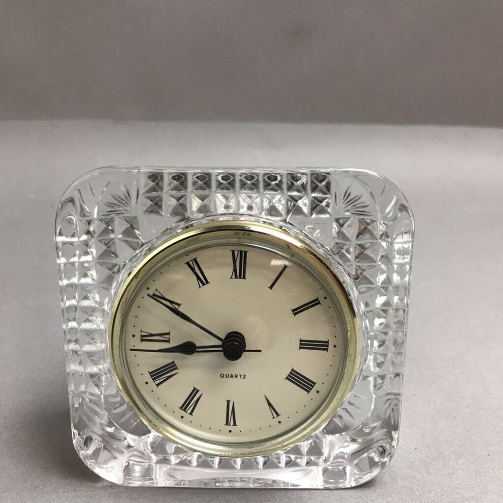 Quartz Crystal Clock (4x4)