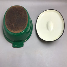 Load image into Gallery viewer, Green Enamel Cast Iron Casserole Pot W/Lid (14x4)
