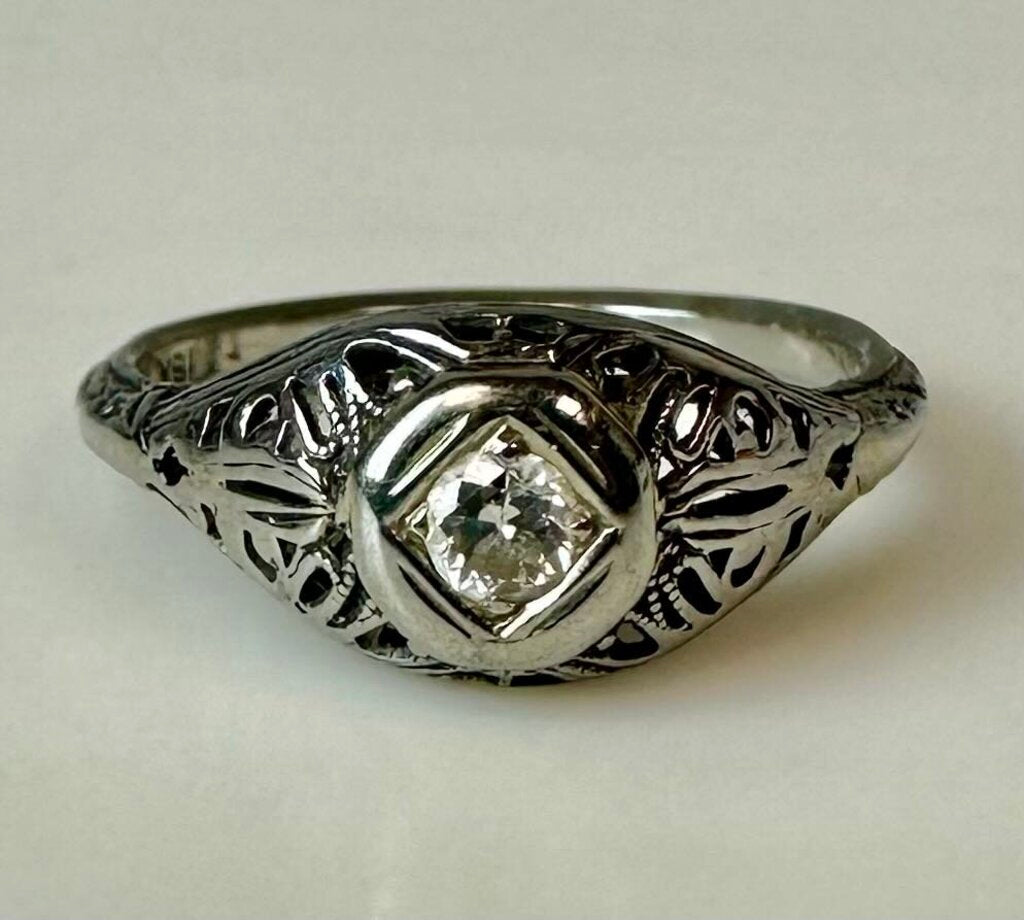 18K Gold Diamond Antique Engagement Ring sz 7 (2.2g)