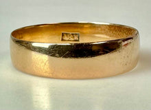 Load image into Gallery viewer, 18K Gold Wedding Band Ring sz 10 (2.6g)

