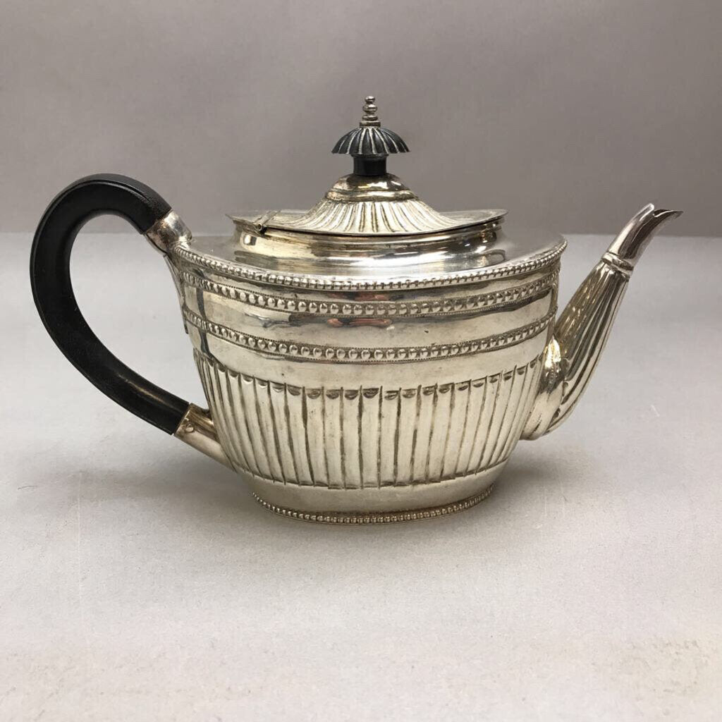 Vintage Silver Plate Tea Pot Fluted Body Black Handle (4x6)