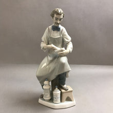Load image into Gallery viewer, Lladro 4844 The Pharmacist Spain Porcelain Figurine (13")
