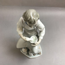 Load image into Gallery viewer, Lladro 4844 The Pharmacist Spain Porcelain Figurine (13")
