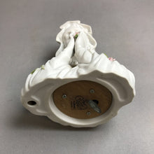 Load image into Gallery viewer, Praying Madonna Statue
