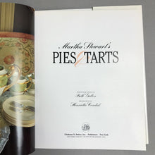Load image into Gallery viewer, Martha Stewart&#39;s Pies &amp; Tarts (1985) (10.25x8.5)
