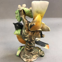 Load image into Gallery viewer, Vintage Porcelain Oriole Birds Figurine (6")

