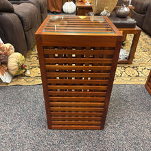 Load image into Gallery viewer, End Table (24x14x14)
