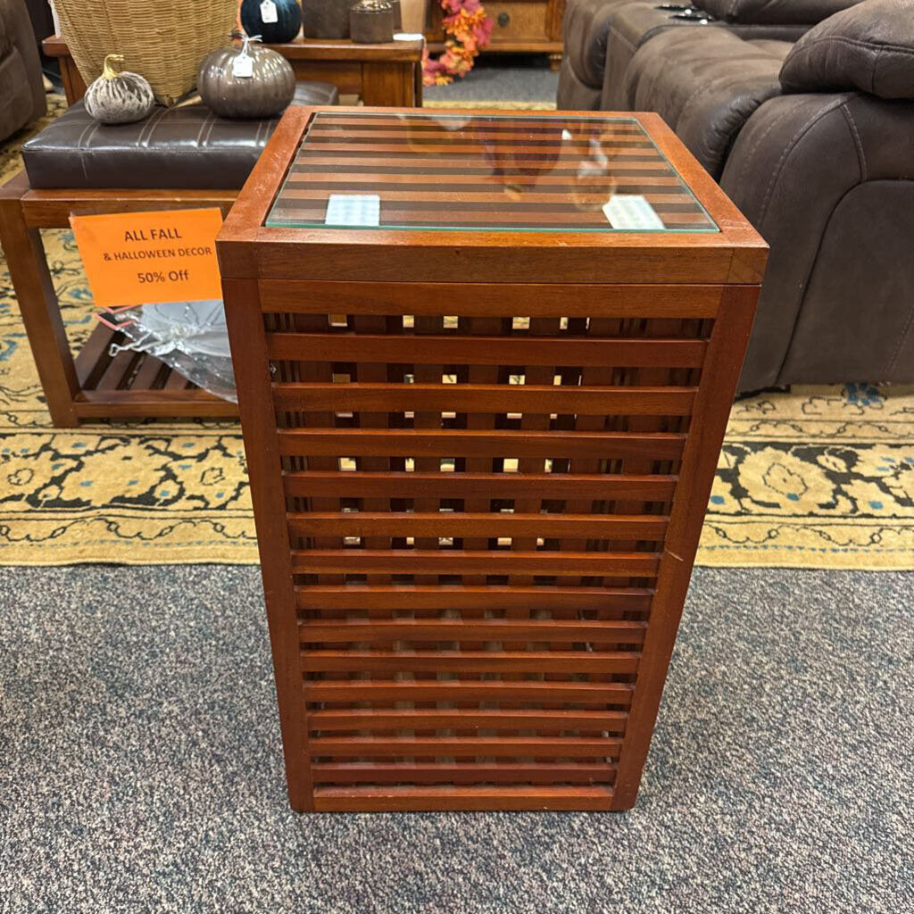 End Table (24x14x14)