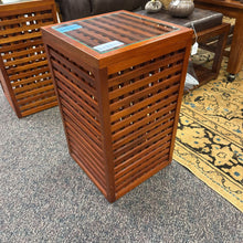 Load image into Gallery viewer, End Table (24x14x14)
