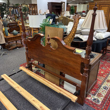 Load image into Gallery viewer, Keller Queen Headboard / Footboard / Rails
